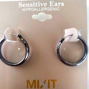 Mixit light black earrings, very cute